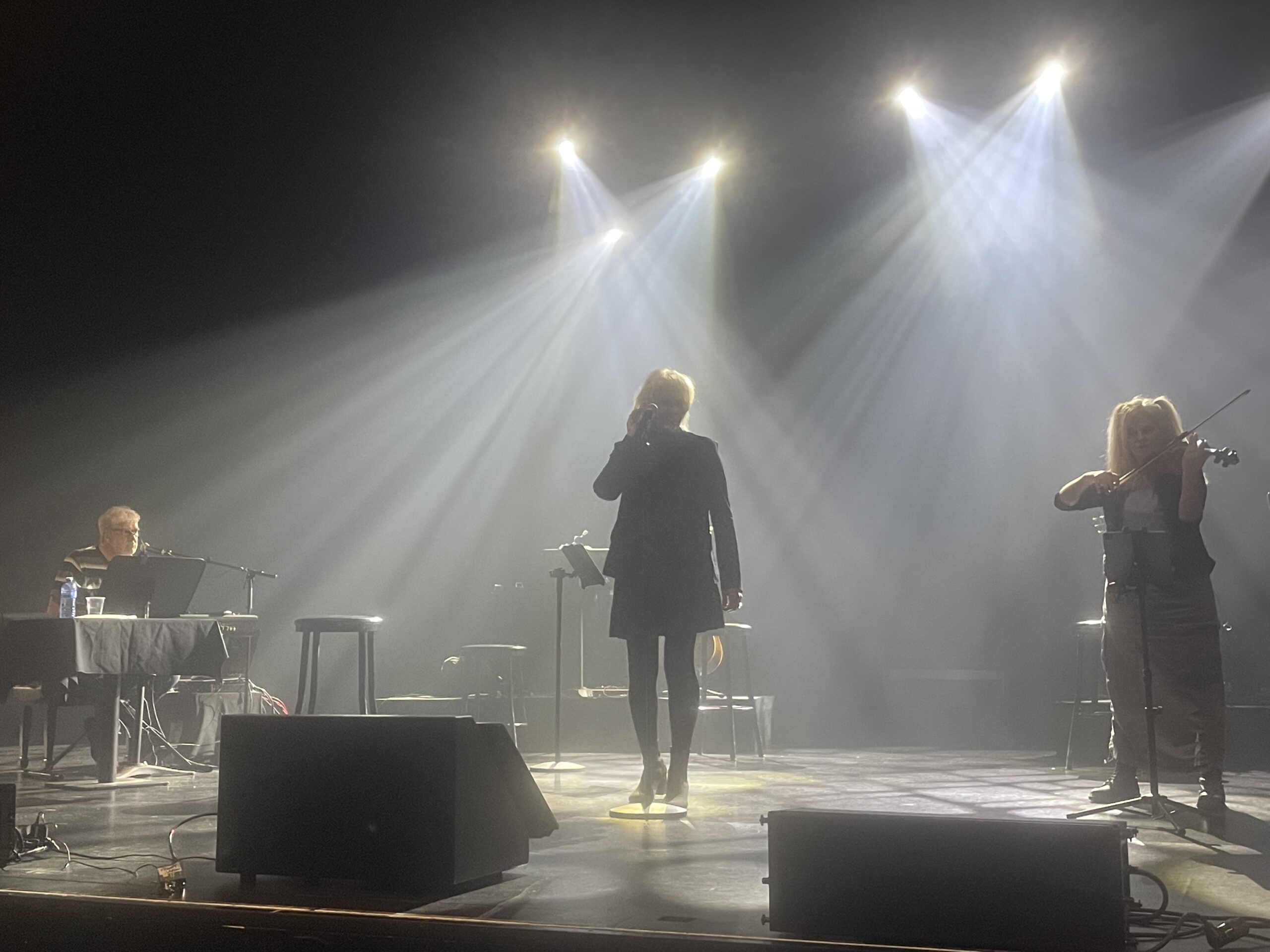 la chanteuse Lina Boudreau sur scène